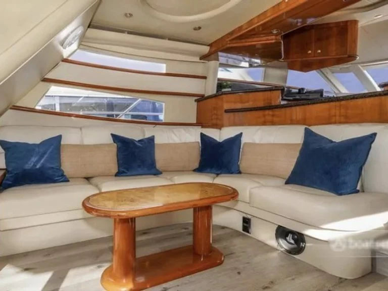 Alquiler Lancha Neptunus con o sin  título de navegación