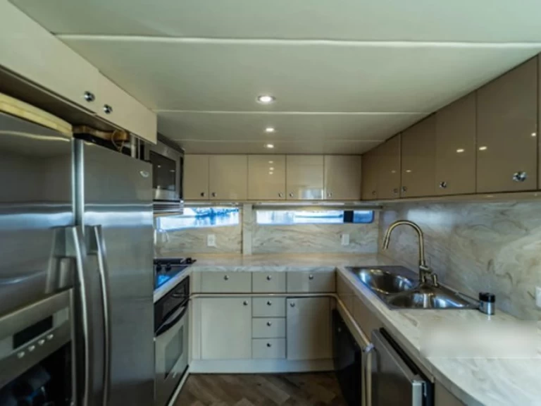 Custom Motor Yacht de alquiler a Newport Beach