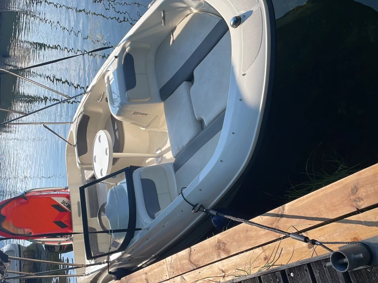 Alquiler de barcos Conjux barato de Element E5