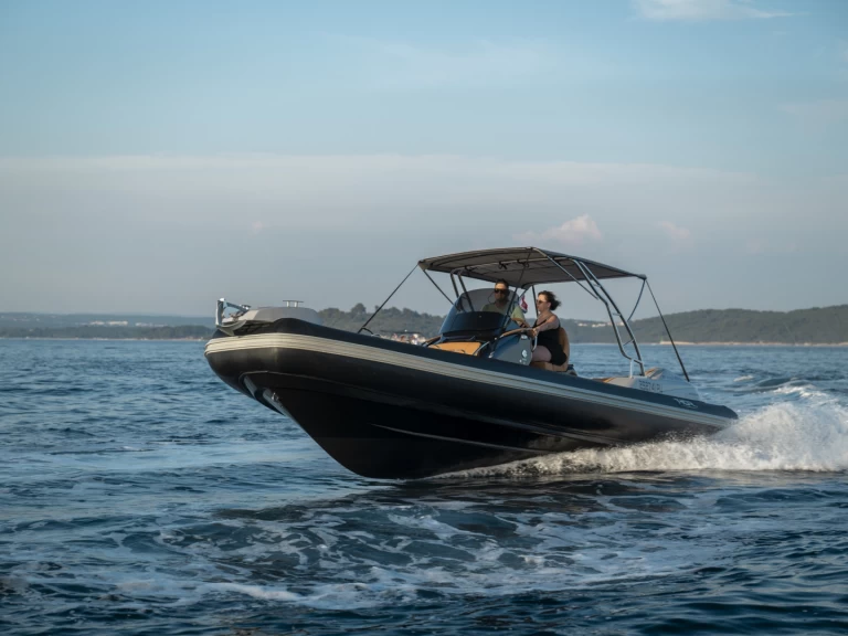 Alquiler de barcos Pula barato de THOR 8.0