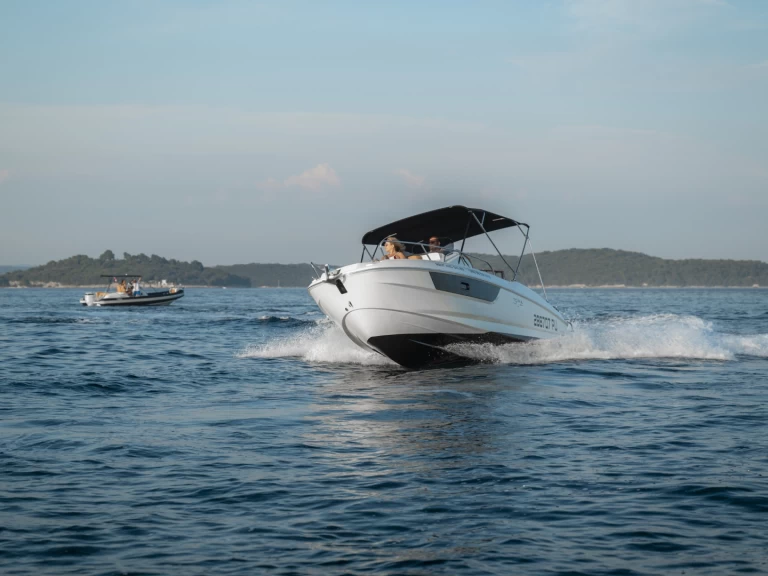 Prua al vento 7.0WA de alquiler a Marina Polesana