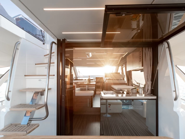 Alquiler de Greenline Greenline 45 Fly en Setúbal