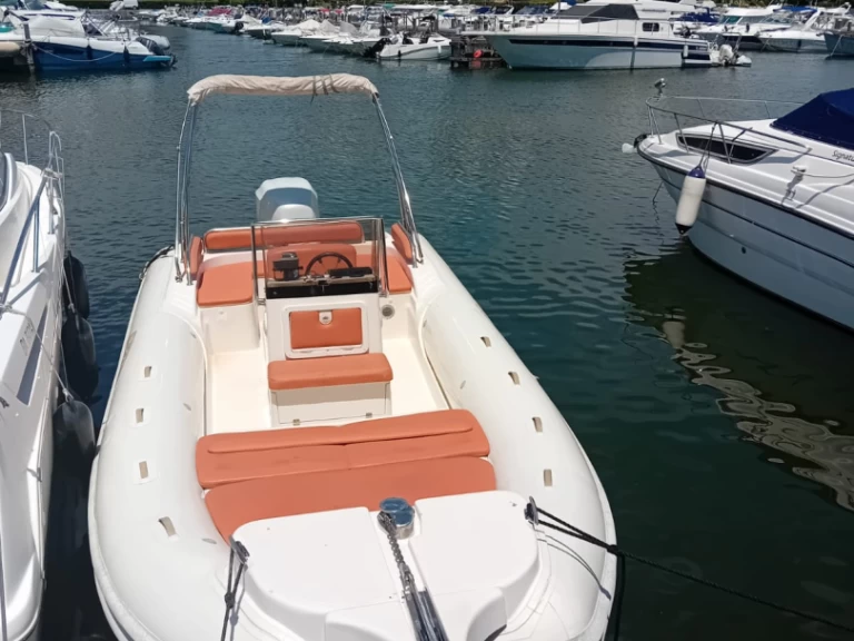 Alquiler de Neumática, con o sin patrón Gommoni Port de Cannes Marina