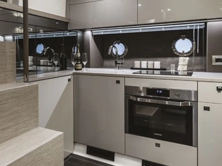 Alquiler de barcos Beaulieu-sur-Mer barato de Cranchi M44 HT