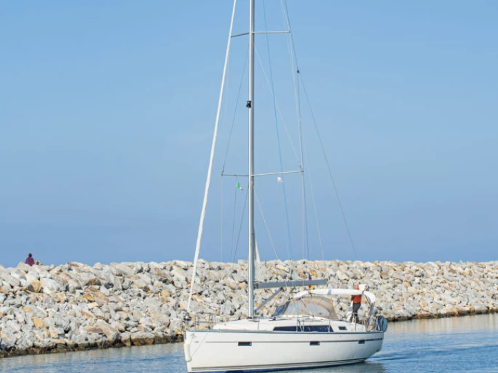 Bavaria Cruiser 41 de alquiler a San Vincenzo