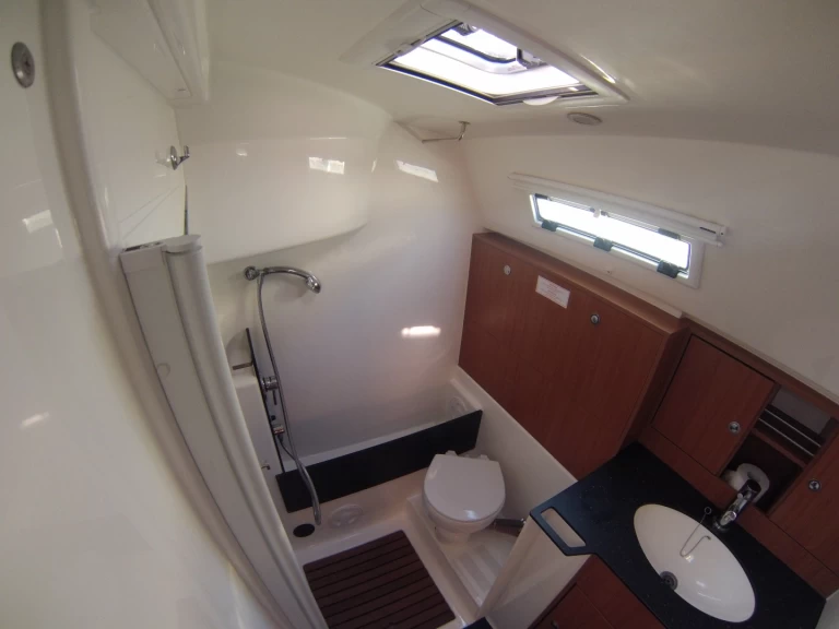 Velero para alquilar San Vincenzo al mejor precio