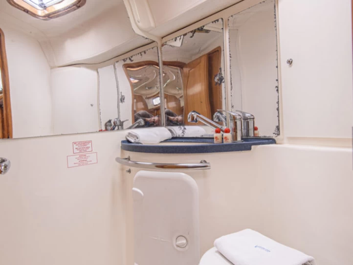 Alquiler de Bavaria Cruiser 37 en San Vincenzo