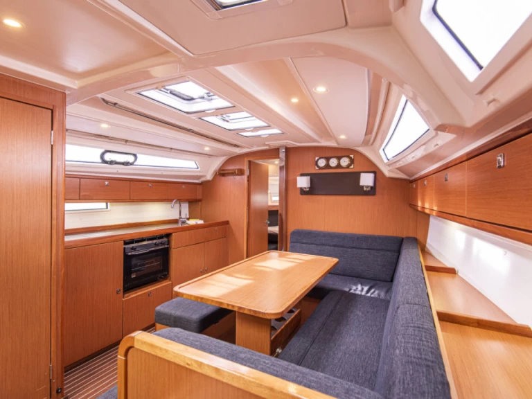 Alquiler de embarcaciones Bavaria Cruiser 41 enSan Vincenzo en Samboat