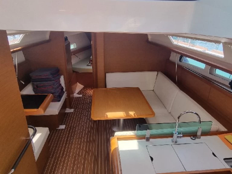 Velero para alquilar San Vincenzo al mejor precio