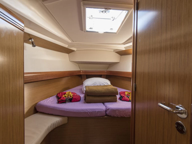 Alquiler de Velero, con o sin patrón Jeanneau San Vincenzo