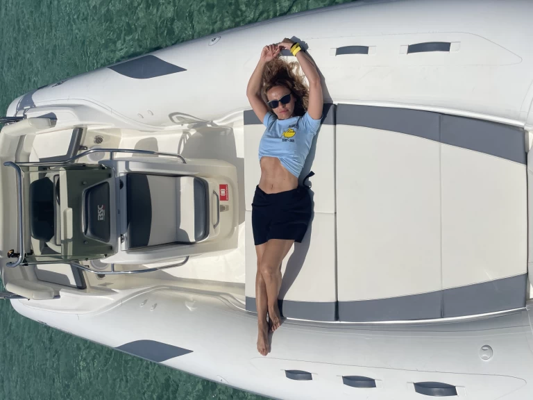 Alquiler Neumática Bsc con o sin  título de navegación