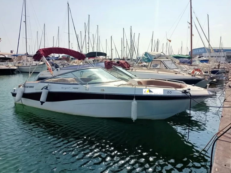 Alquiler de embarcaciones Four Winns Horizon 210 enVilanova i la Geltrú en Samboat