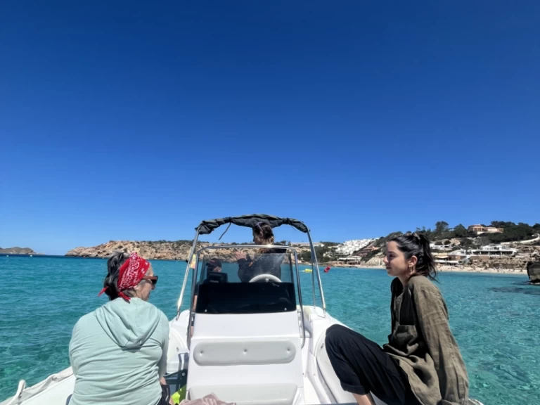 Alquiler Lancha Selva con o sin  título de navegación