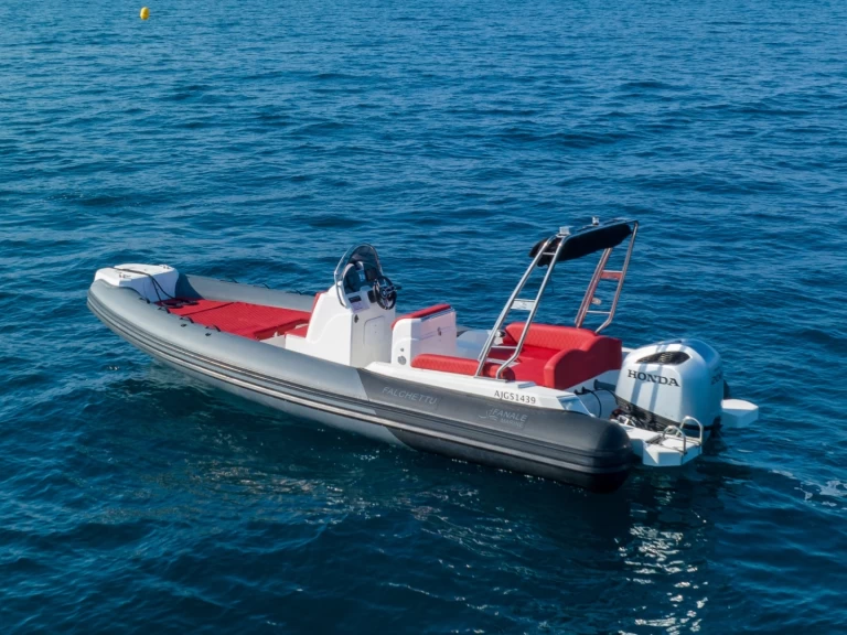 Alquiler de embarcaciones Fanale marine  FANALE 700 FALCHETTU enPorto Pollo en Samboat