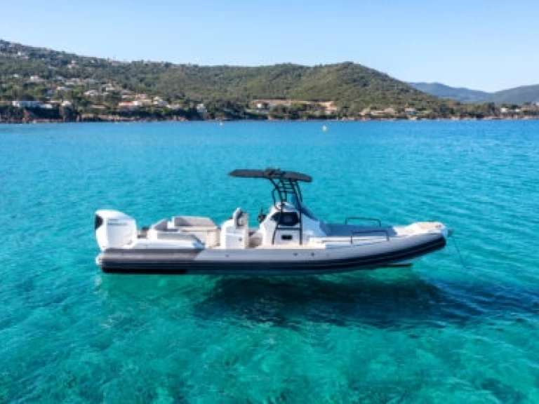 Alquiler Neumática Fanale marine  con o sin  título de navegación