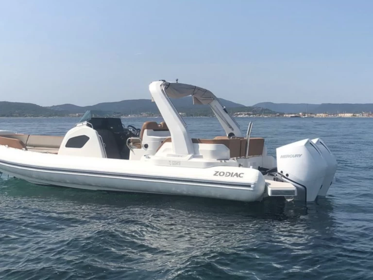 Alquiler de embarcaciones Zodiac Medline 9 enPort Grimaud en Samboat
