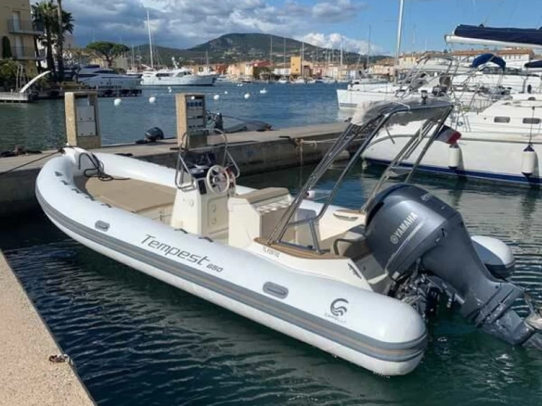 Alquiler de Capelli Tempest 650 en Port Grimaud
