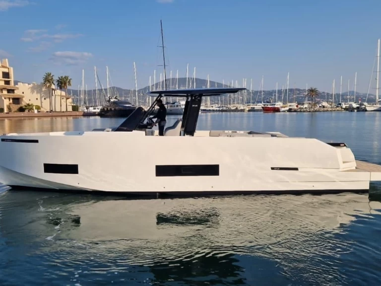 Alquiler de Yate de lujo, con o sin patrón DE ANTONIO Yachts Port Grimaud