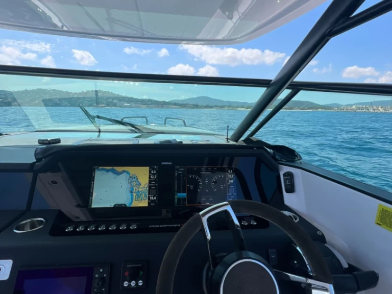 Alquiler de Axopar Axopar 37 Sun-Top en Port Grimaud