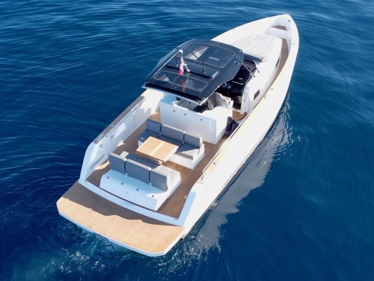 Alquiler de Pardo Yachts Pardo 38 en Saint-Jean-Cap-Ferrat