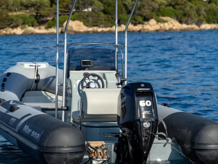 Alquiler de embarcaciones Marsea Marsea SP 100 enPorto Pollo en Samboat