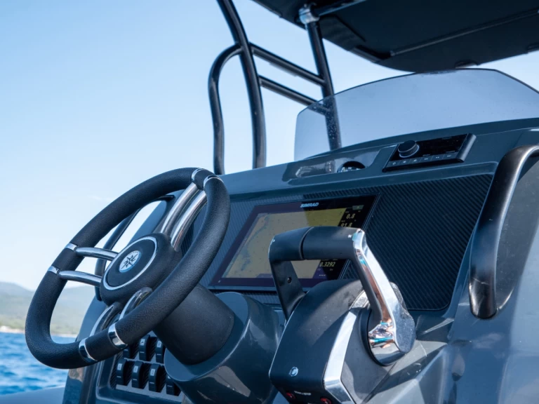 Alquiler de barcos Porto Pollo barato de LIBECCIU 1000