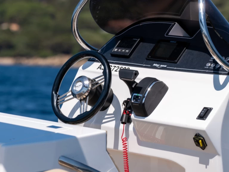 Alquiler Neumática Marsea con o sin  título de navegación