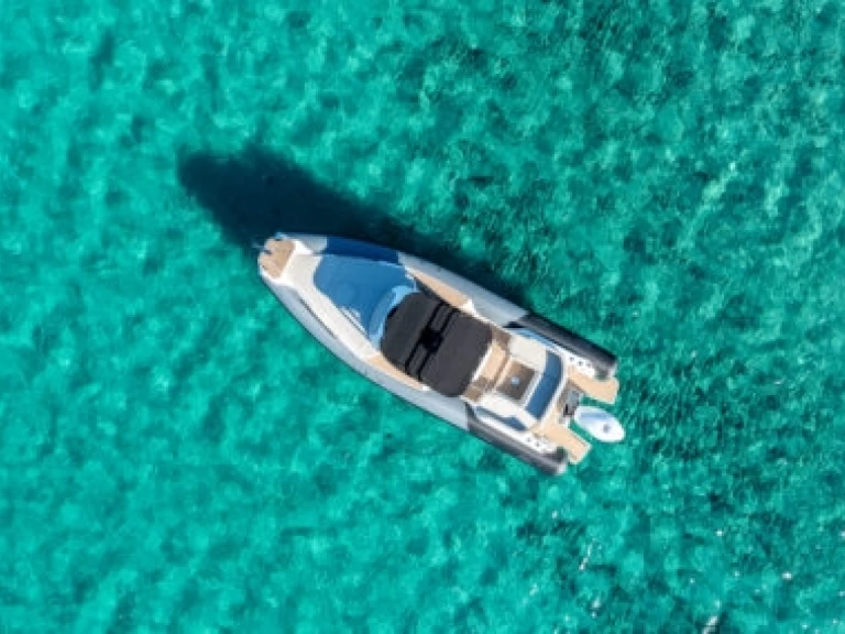 Alquiler de Neumática, con o sin patrón Fanale marine  Porto Pollo