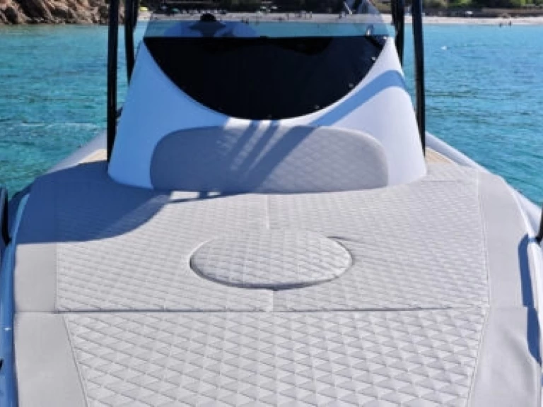 Alquiler Neumática Fanale marine  con o sin  título de navegación