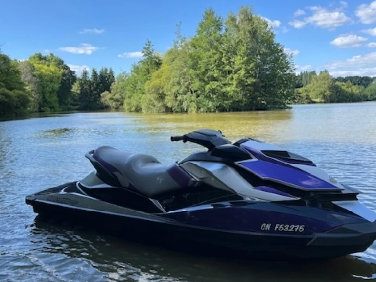 Alquiler de embarcaciones Sea-Doo GTI 130 enBénodet en Samboat