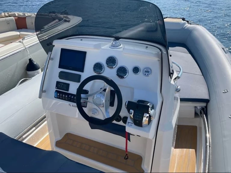 Alquiler Neumática Joker Boat con o sin  título de navegación