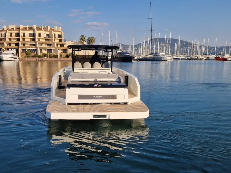 Alquiler de Yate de lujo, con o sin patrón DE ANTONIO Yachts Port Grimaud