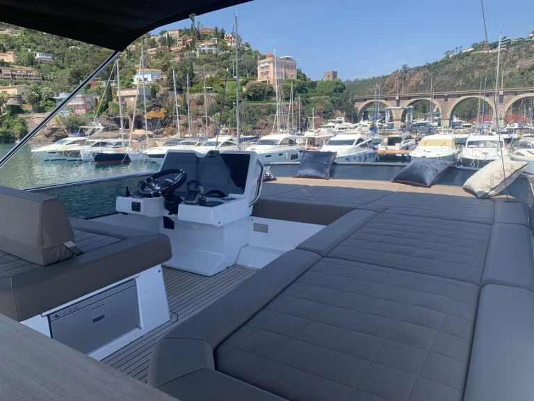 Alquiler de embarcaciones Pardo Yachts PARDO 60 ENDURANCE enPort Grimaud en Samboat