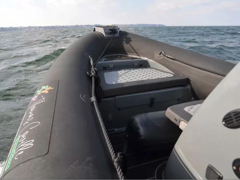 Alquiler de embarcaciones Highfield 700 THOMAS COVILLE enCogolin en Samboat