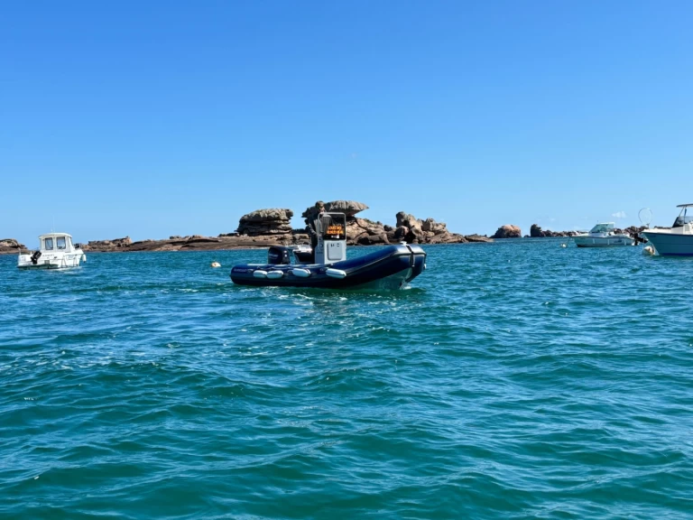 Alquiler de Neumática, con o sin patrón Vanguard Marine Trégastel