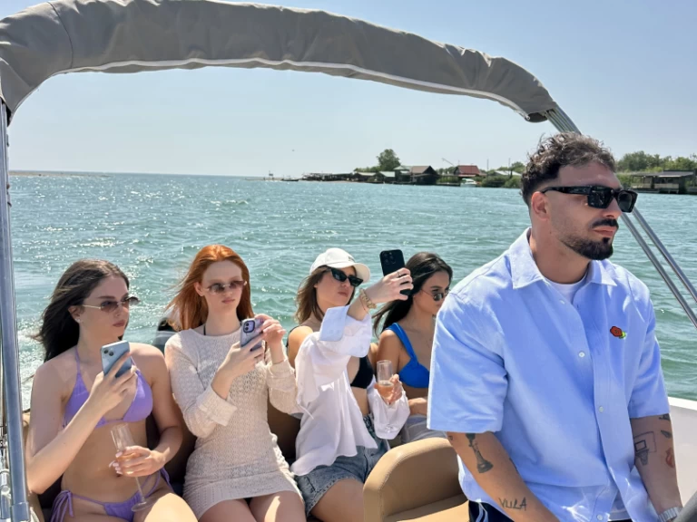 Alquiler Lancha Idea Marine con o sin  título de navegación