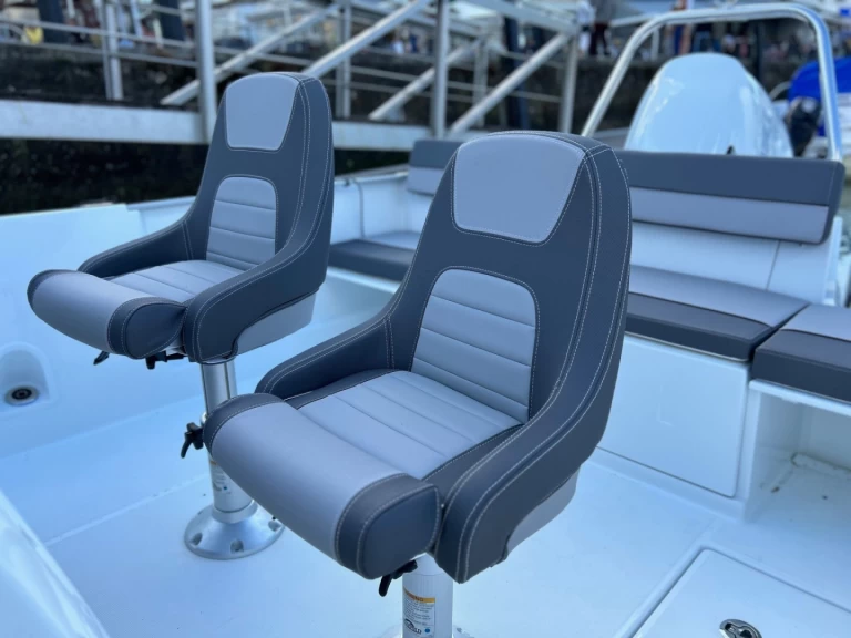 Alquiler La Flotte - Jeanneau Cap Camarat 7.5 CC Serie 3 en SamBoat