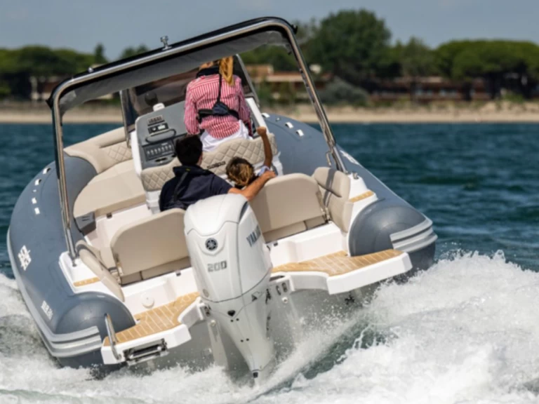 Alquiler de Salpa Salpa Soleil 26 en Bol