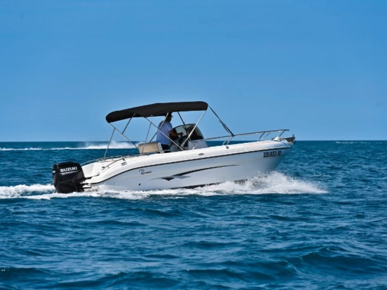 Alquiler Funtana-Fontane - Ranieri Voyager 24 en SamBoat