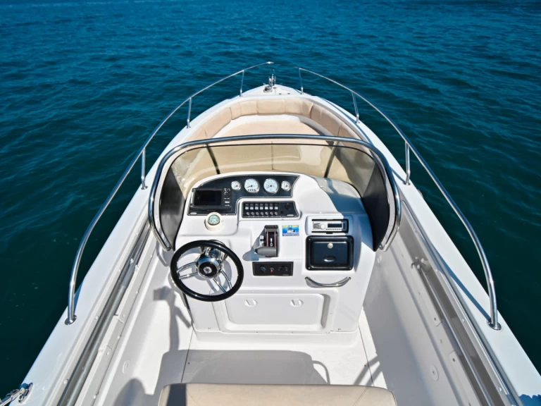 Alquiler de embarcaciones Ranieri Voyager 24 enFuntana-Fontane en Samboat