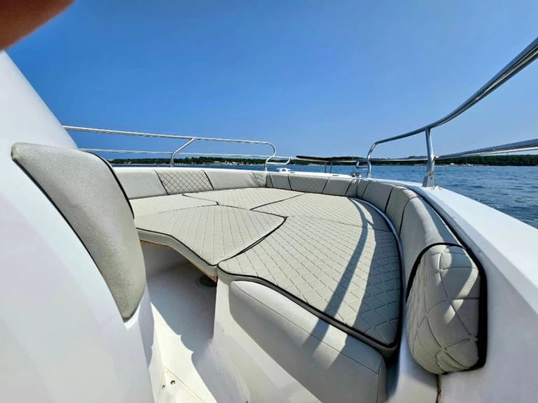 Alquiler de barcos Funtana-Fontane barato de 23S