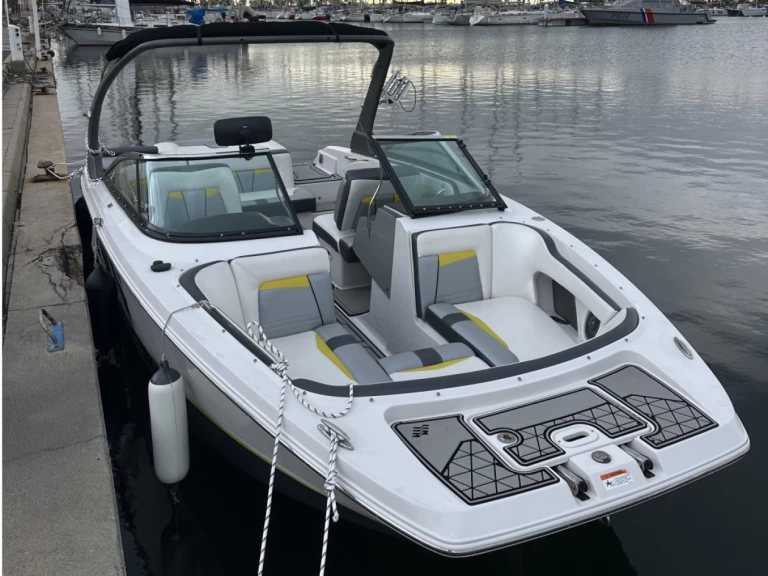 Alquiler de Four Winns TS 222 en Gruissan