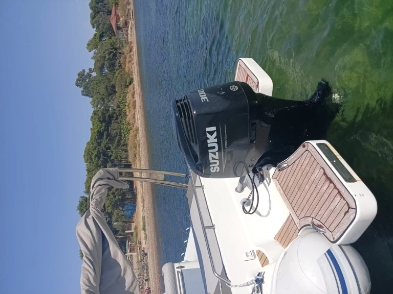 Alquiler Neumática Asso con o sin  título de navegación