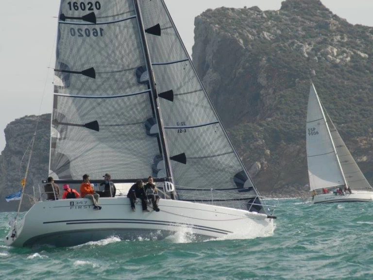 Alquiler de embarcaciones Bénéteau First 34.7 enPort de Palamós en Samboat