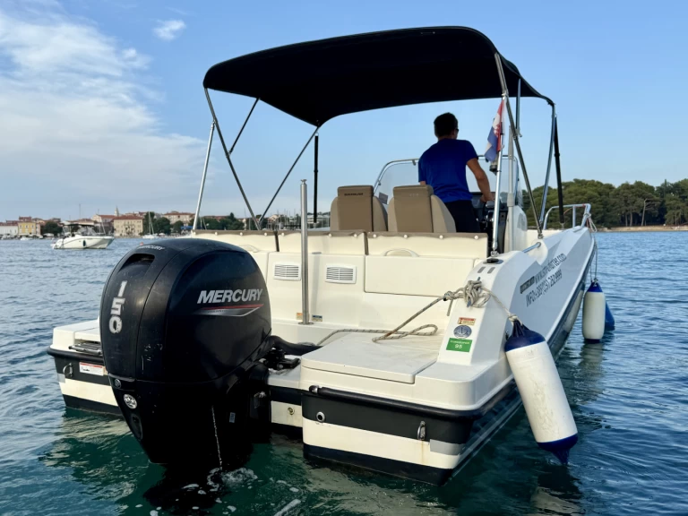 Quicksilver Activ 675 Open Smart Pack de alquiler a Poreč