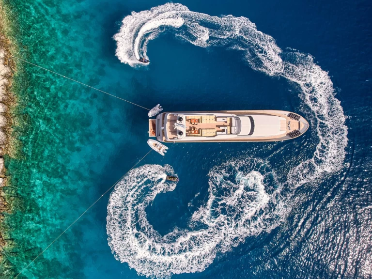 Cantieri di Pisa, Italy KINTARO de alquiler a Atenas