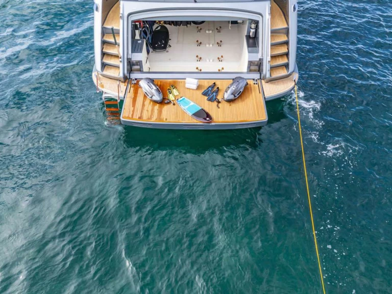 Alquiler de embarcaciones Riva NO SURRENDER enNewport en Samboat