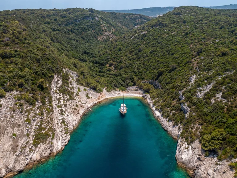 Alquiler Split - Custom Eleganza en SamBoat