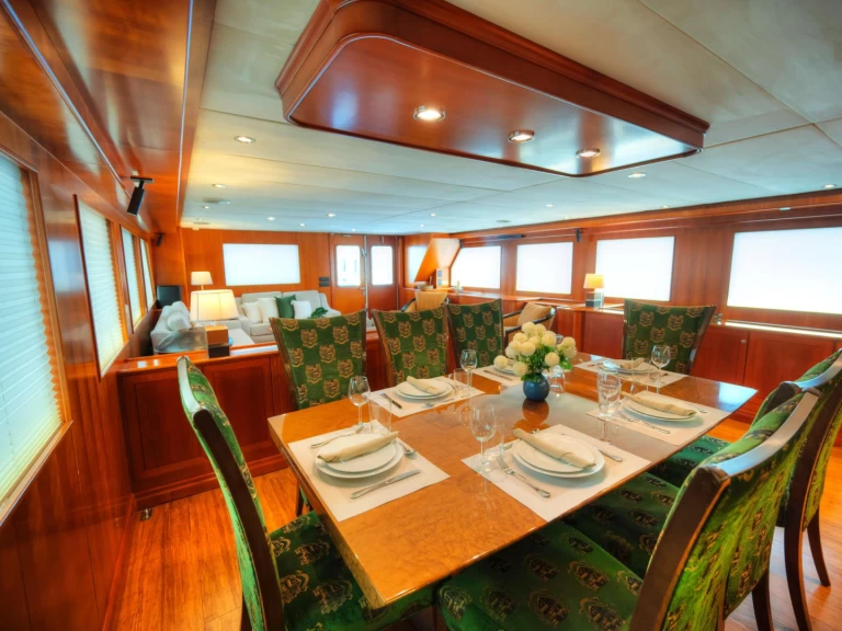 Alquiler de Custom VOYAGER en Valletta