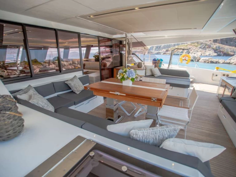 Alquiler de Fountaine Pajot MAJESTY OF GREECE en Néa Péramos